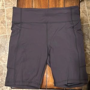 Lululemon invigorate 10 inches shorts